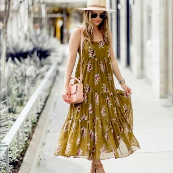 Madewell Dresses & Skirts - MADEWELL Floral Tiered Midi Dress in Classic Corsage size 2